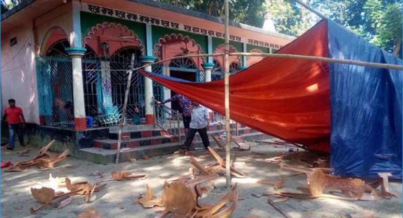 Hindu homes attacked in Bangladesh; cops detain 53 people Hindu homes attacked in Bangladesh; cops detain 53 people