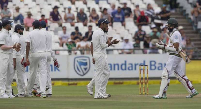 South Africa set India 208 to win Cape Town Test South Africa set India 208 to win Cape Town Test