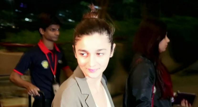Alia Bhatt jets off to Bulgaria for 'Brahmastra' Alia Bhatt jets off to Bulgaria for 'Brahmastra'