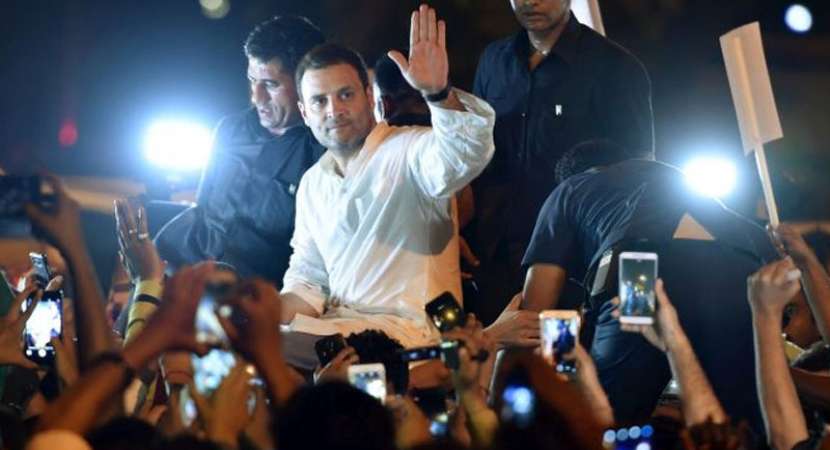 Kathua, Unnao rape cases: Rahul leads midnight protest at India Gate Kathua, Unnao rape cases: Rahul leads midnight protest at India Gate