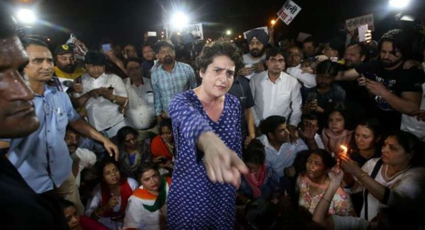Priyanka Gandhi miffed after being pushed at India Gate Priyanka Gandhi miffed after being pushed at India Gate