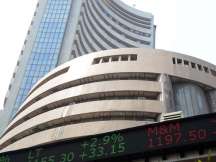 Equity indices in red; capital goods, banking stocks slump