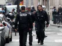 Armed man takes hostages in Paris, arrested