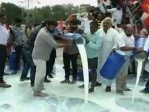 Gujarat: Farmers protest land acquisition for bullet train in Surat