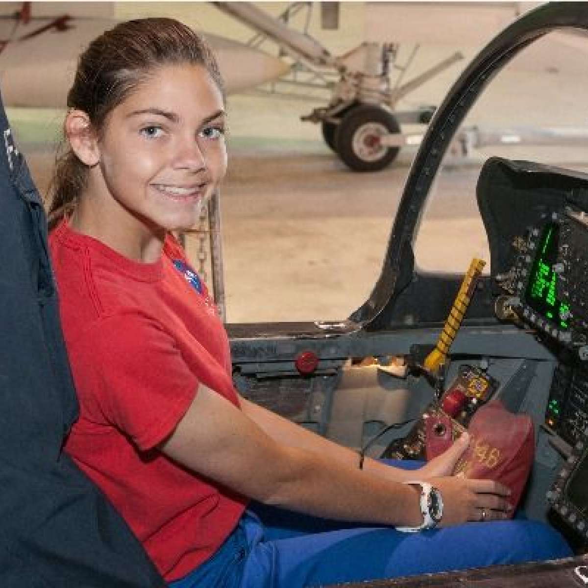 NASA is preparing a 17-year-old girl for a flight to Mars NASA is preparing a 17-year-old girl for a flight to Mars