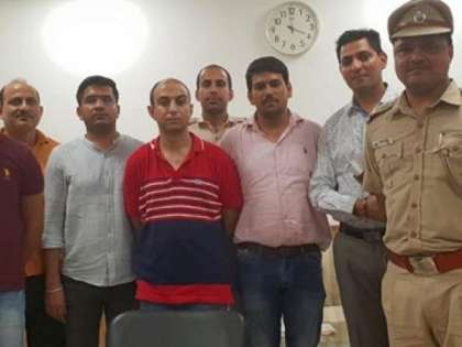 Murder accused Major beaten up on the way to Tihar Jail Murder accused Major beaten up on the way to Tihar Jail