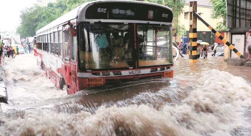 Rains batter Mumbai for third day, normal life hit Rains batter Mumbai for third day, normal life hit