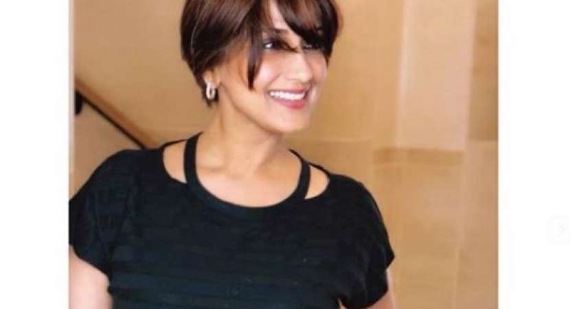"Each day comes with its own challenges and victories and so for now, I’m taking this #OneDayAtATime", says Sonali Bendre "Each day comes with its own challenges and victories and so for now, I’m taking this #OneDayAtATime", says Sonali Bendre