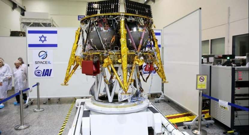 SpaceIL and the state-owned Israel Aerospace Industries plan to launch spacecraft to the Moon on December 2018 SpaceIL and the state-owned Israel Aerospace Industries plan to launch spacecraft to the Moon on December 2018