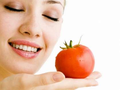 Tomatoes are rich in Vitamin C and lycopene which acts as antioxidant and has antibacterial and antifungal properties. Tomatoes are rich in Vitamin C and lycopene which acts as antioxidant and has antibacterial and antifungal properties.