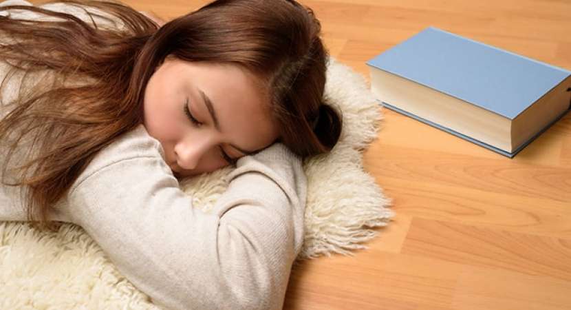 Sleeping on the floor allows proper communication of blood, coordinating the body and mind Sleeping on the floor allows proper communication of blood, coordinating the body and mind
