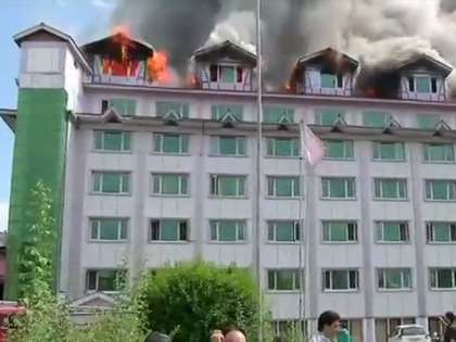 Fire broke out at Hotel Pamposh near Regal Chowk in Srinagar Fire broke out at Hotel Pamposh near Regal Chowk in Srinagar