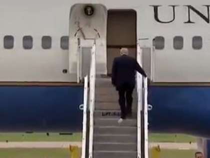 Watch: Donald Trump boards flight with sticking toilet paper Watch: Donald Trump boards flight with sticking toilet paper