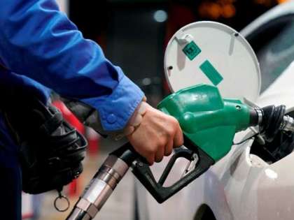Fuel prices dip continues; Petrol at Rs 77.56 per litre in Delhi Fuel prices dip continues; Petrol at Rs 77.56 per litre in Delhi