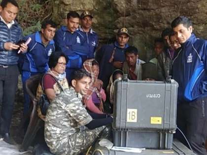 Indian Navy suspends operation to retrieve body of dead miner Indian Navy suspends operation to retrieve body of dead miner